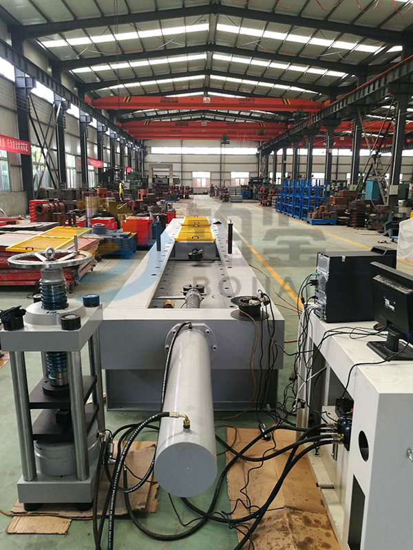 臥式拉力試驗機車間圖片
